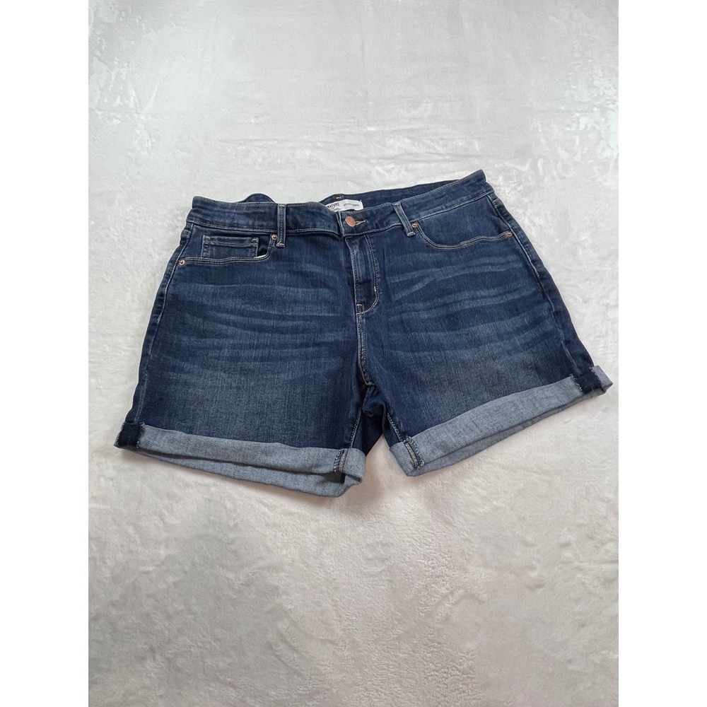 Signature by Levi Strauss Womens Mid-Rise Denim Shorts Dark Wash Blue Sz 14